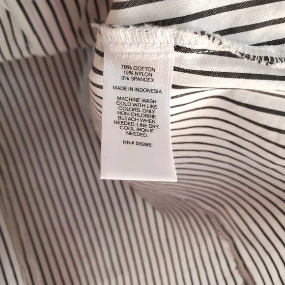 EXPRESS Striped Ultimate Essential Button Down Top - Picture 11 of 11
